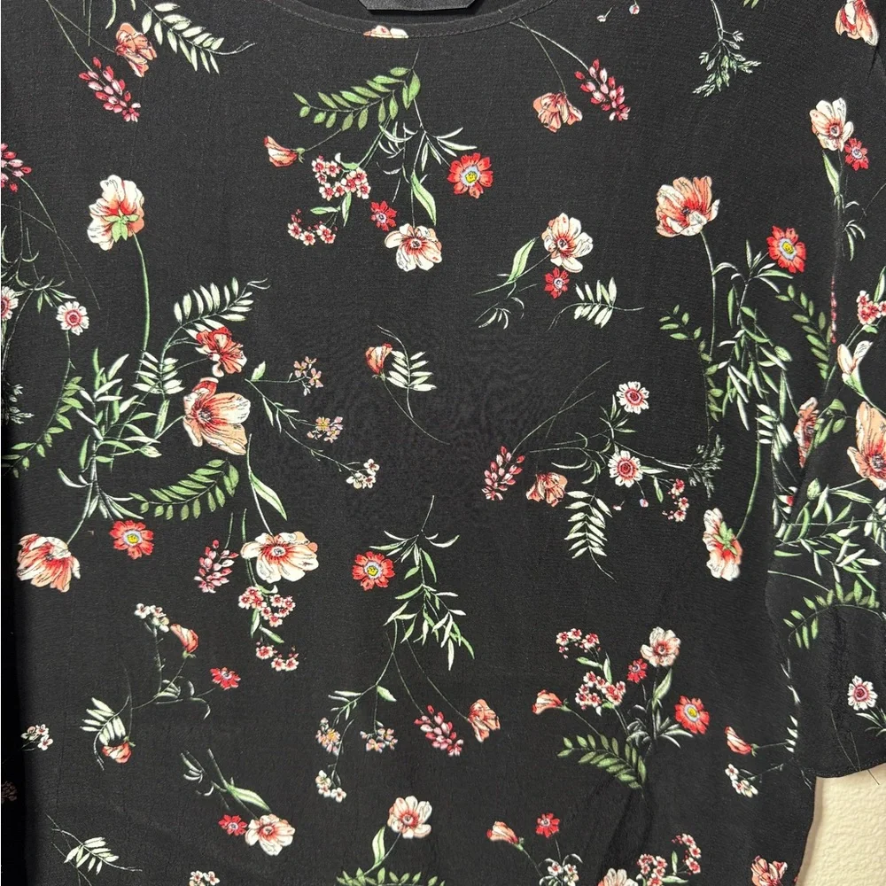 F&F Black Floral Flutter Sleeve Blouse Size US 6 / UK 10 Lightweight - Picture 2 of 7